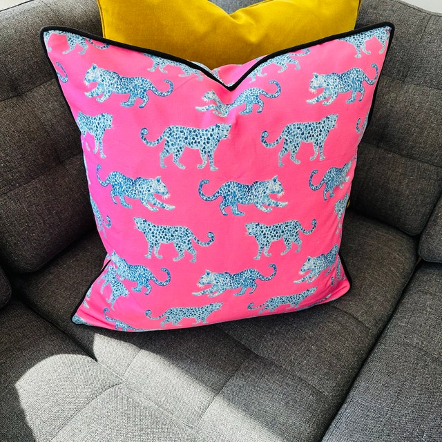 Hot Pink Cheetah Pillow Cover: Blue Animal Print Accent  display picture 1