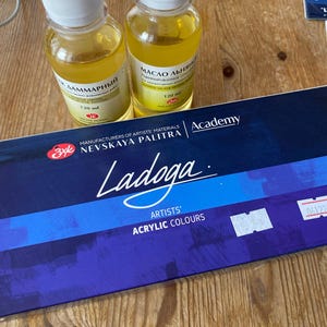 Viktoria added a photo of their purchase