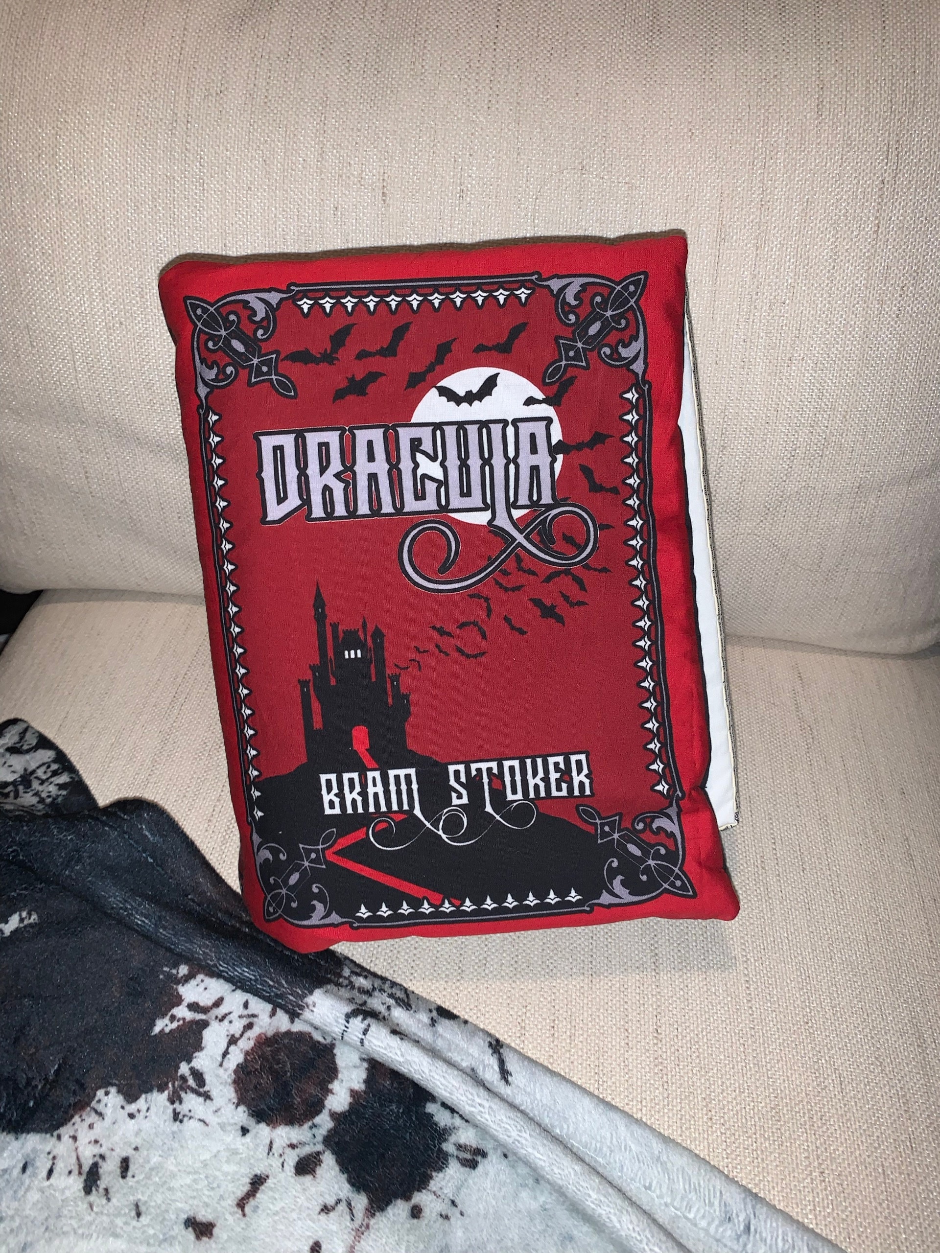 Dracula Pillow Book