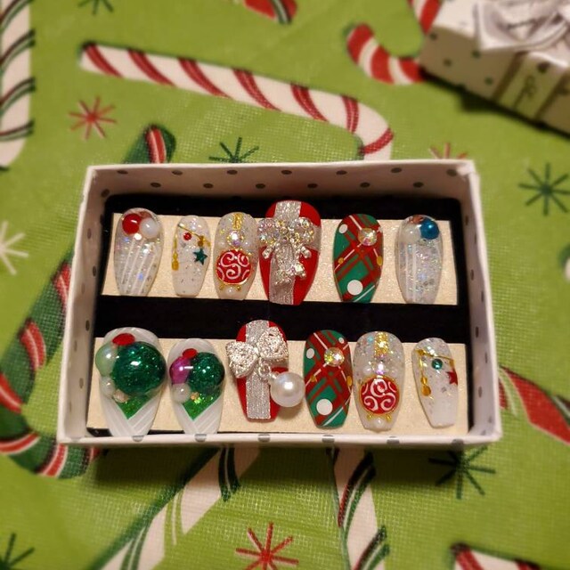 GIRLUNDERYOURBED added a photo of their purchase