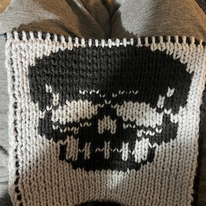 Spooky Skull Knit Hat & Scarf Pattern for Addi 46 /sentro 48