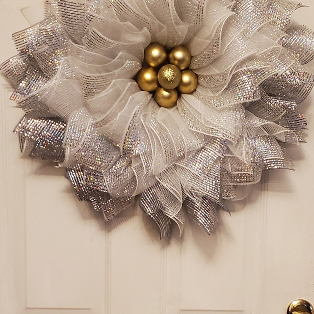 Christmas angel wreath we designed! 😇♥️ get your wreath making
