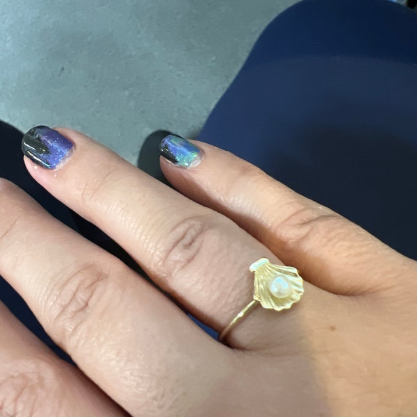 14K Gold Seashell Pearl Ring, Gold Shell Ring, Dainty Gold Bridesmaid ...