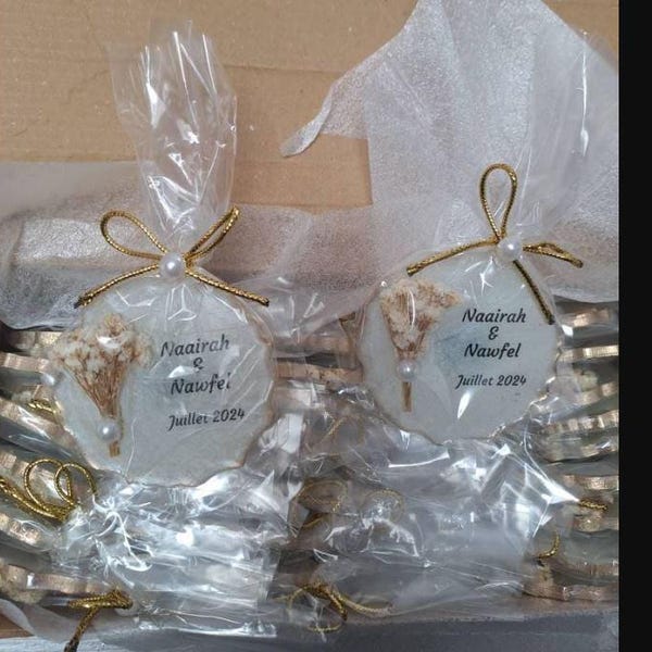 Ouvre-bouteille en bois personnalisé avec sac en toile de jute, aimant de réigérateur, cadeau de mariage pour les invités, faveurs de fête de mariage  15
