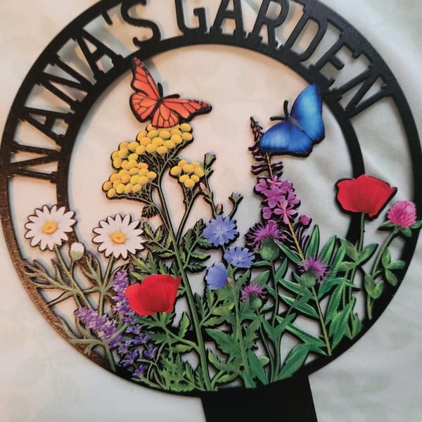 I Garden & I Know Things - Personalized Metal Sign - Gift For Gardening Lovers main image 0