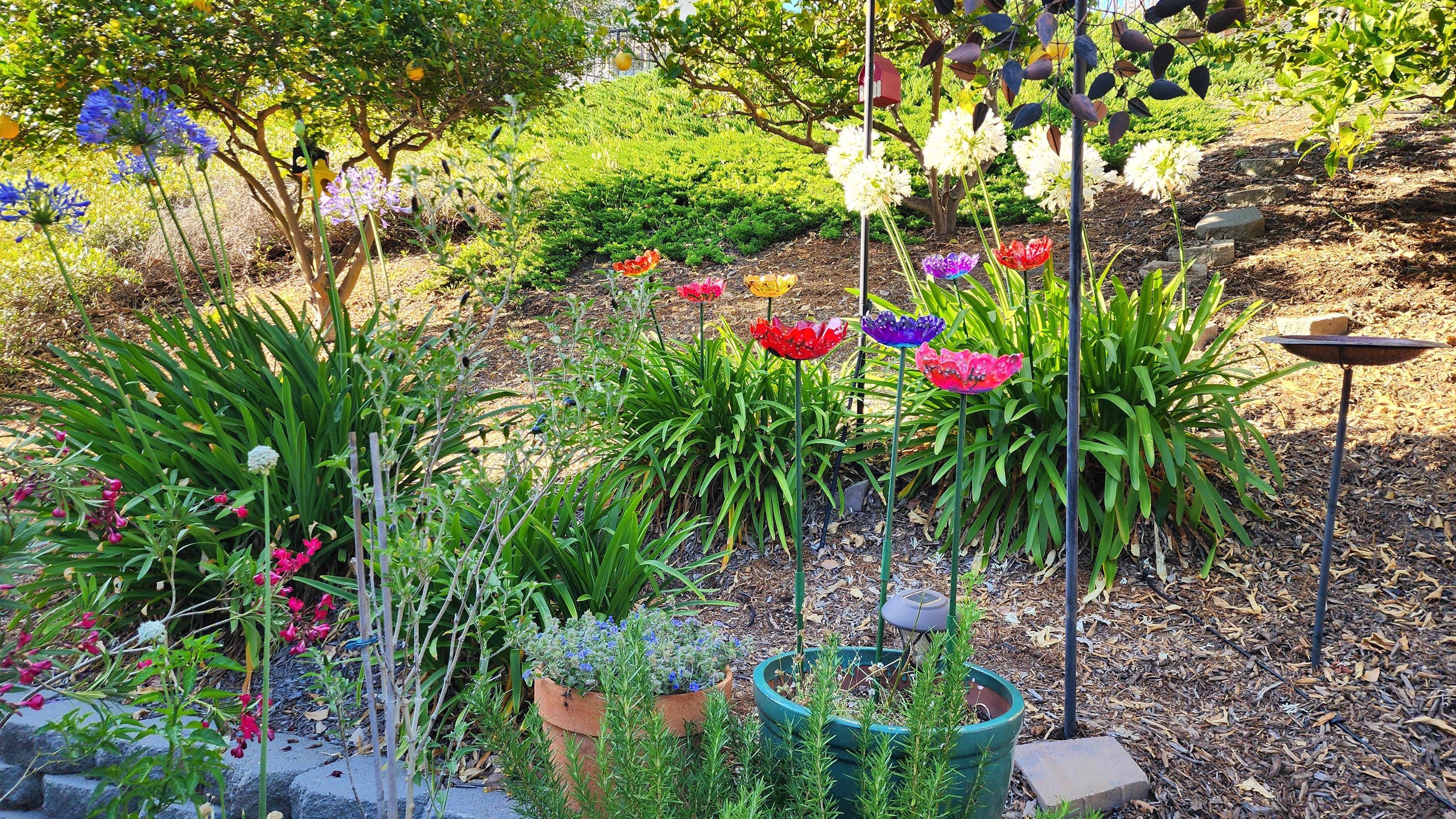 Stunning Organic Resin Flower Bird Feeder and Bee Bath for Garden Pollinators
