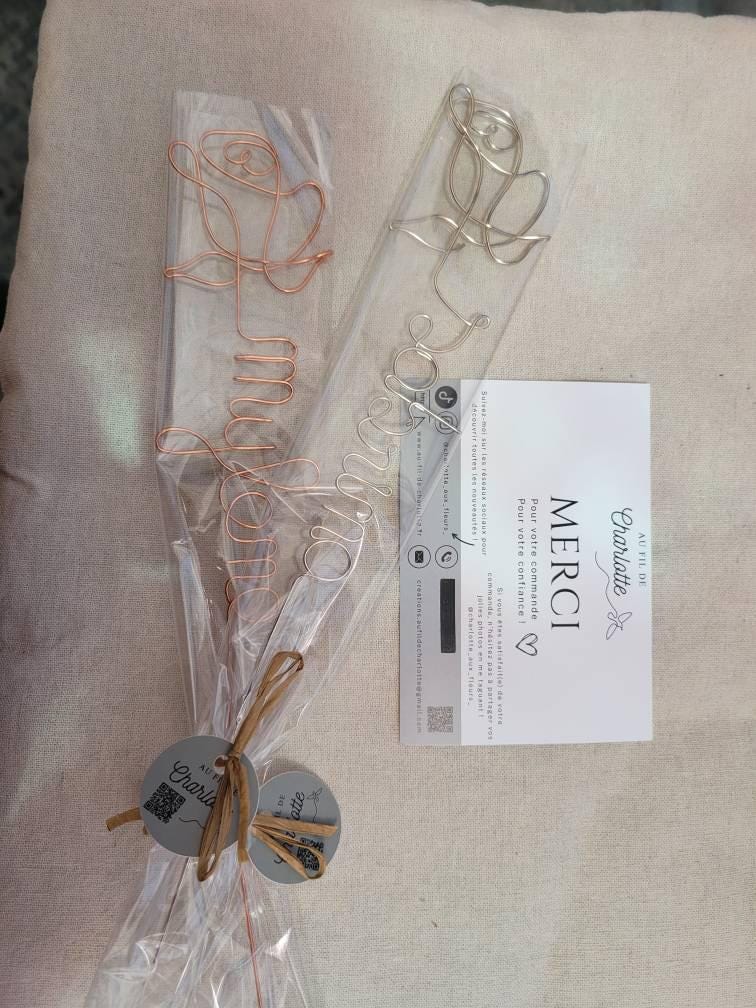 Personalized wire rose Mother's Day Mom Grandma Teacher Master Nanny Atsem