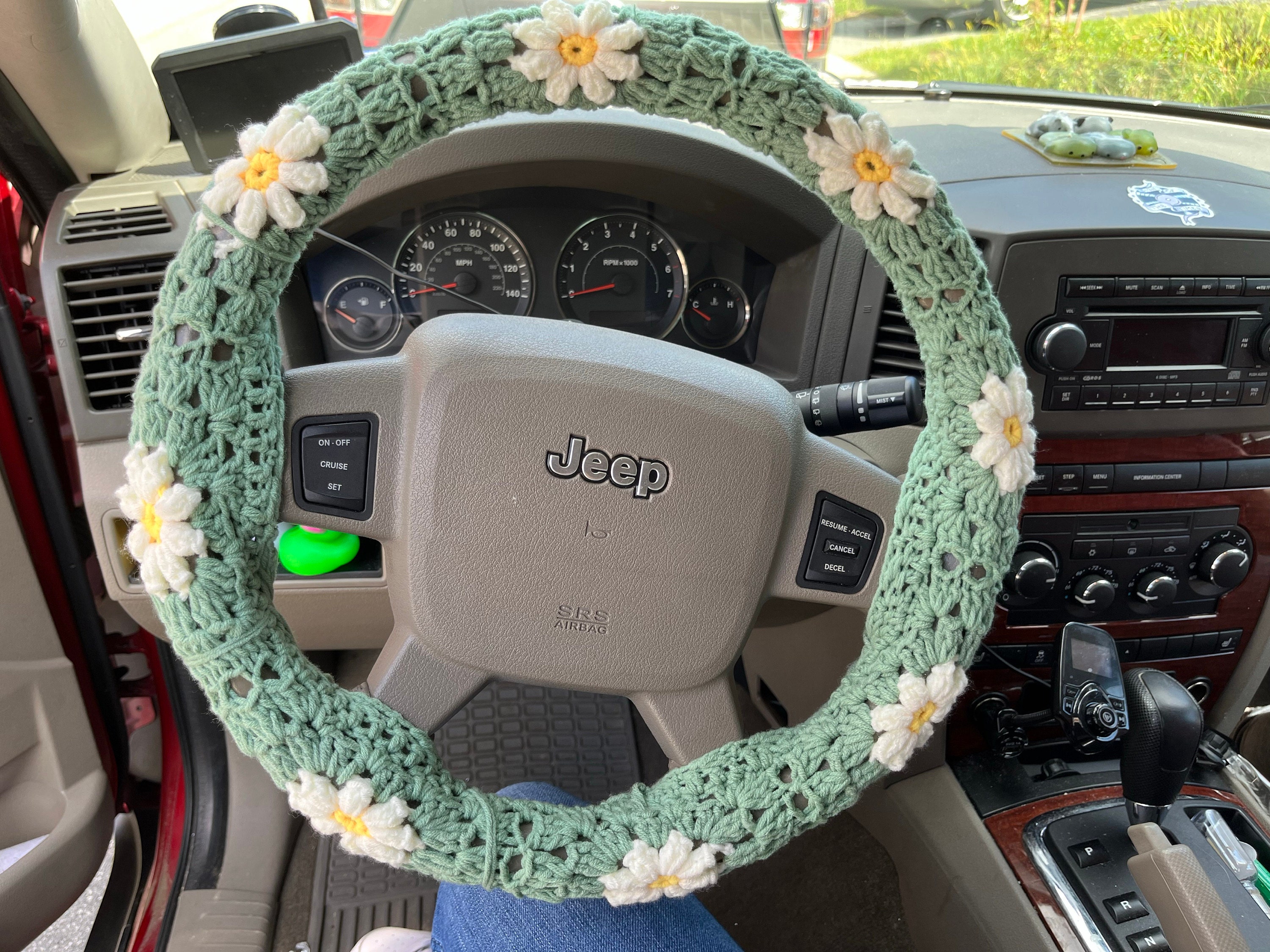 Handgemachte gehäkelte Lenkradhülle für Frauen, süße Daisy Blumen Sicherheitsgurthülle, Auto Interieur Accessoires Dekoration