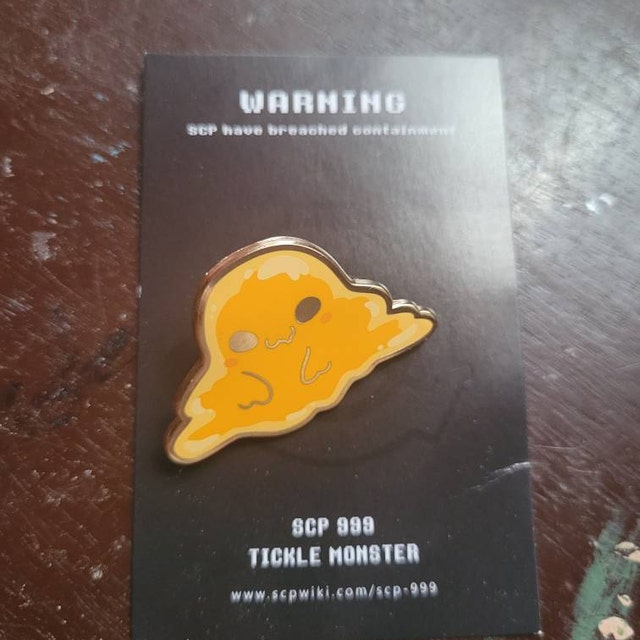 Tickle Monster SCP - 999 Hard Enamel Gold Pin