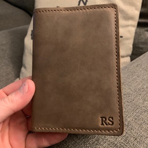Sugarboo Sugarboo Leather Passport Cover - The King's Scribe