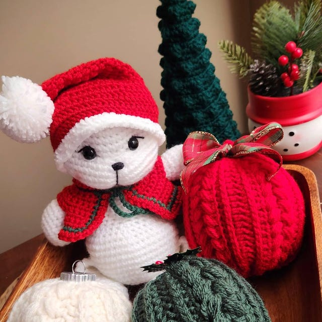 A customer's finished Snowy Wheat Stitch Ornament Crochet Pattern