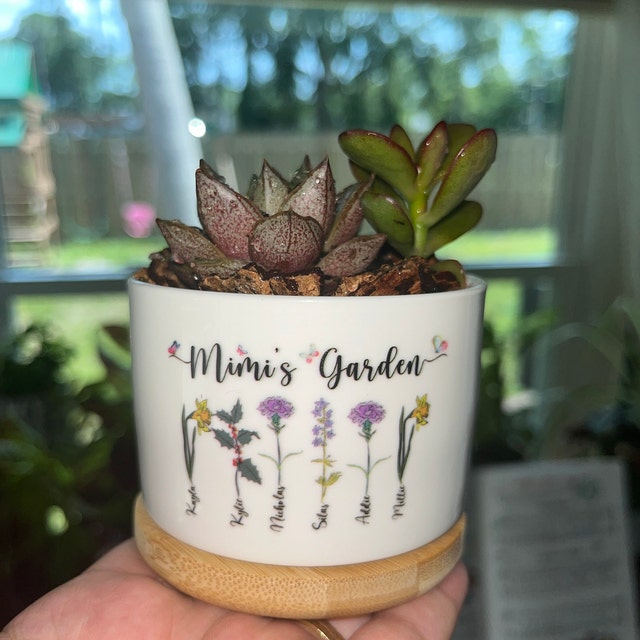 Mother's Day 2023 - Personalized Mom's Garden Flowers Plant Pot, Custom  Mom's Garden Flower Pot, Grandma Nana Mimi Nini Grandkids Name Succulent  Pot 29957