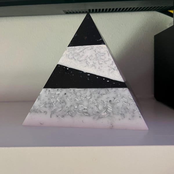 Grande Piramide Di Shungite 8.5cm - Fiore Della Vita - Protezione EMF E Grounding - Foto 2