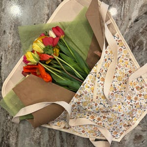 Fresh Cut Flower Tote, Lay Flat Flower Carrier With Pocket