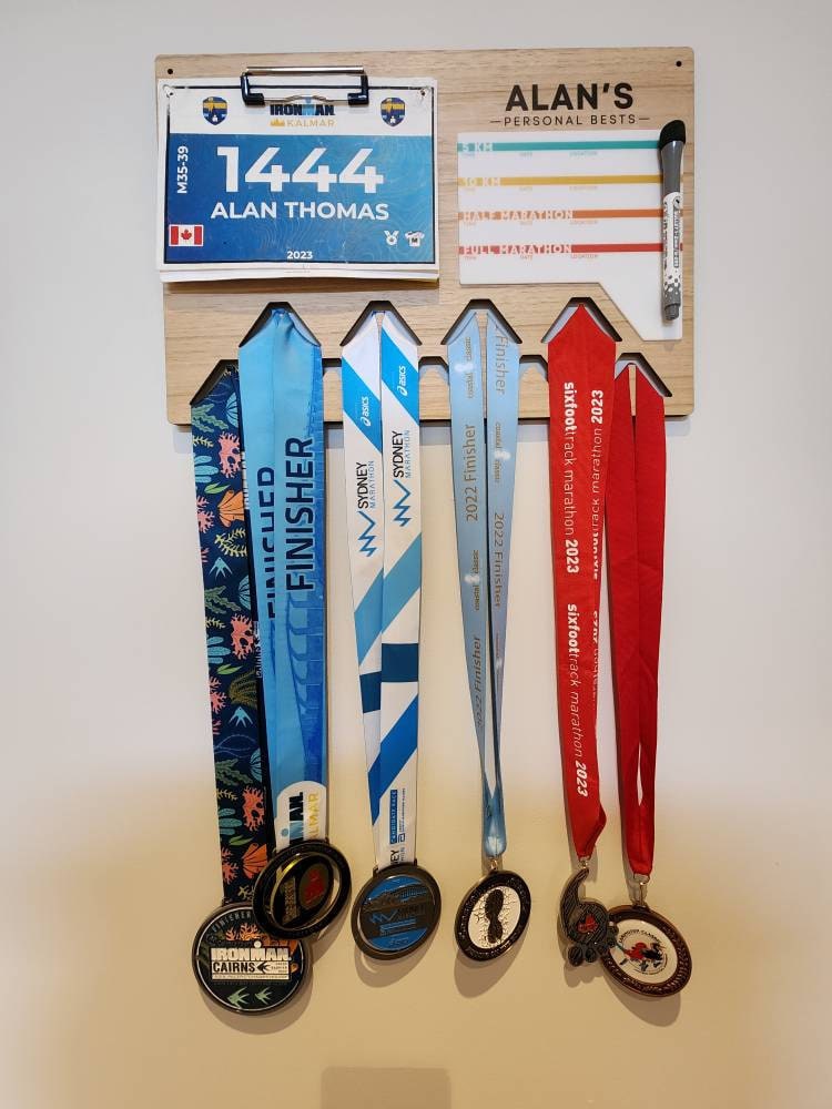 Personalized Running Medal Hanger and Bib Display - Show Off Your PB with Style - Perfect Gift for Runners and Athletes