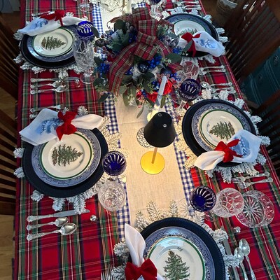 Stewart Royal Ancient Tartan Crest Tablecloth