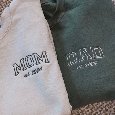 Custom Embroidered Mom & Dad Sweatshirt/hoodie. Baby Announcement free ...