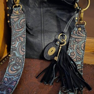 LAUREN added a photo of their purchase
