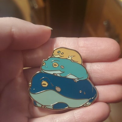Roun Frens Frog Stack Hard Enamel Pin RESTOCK Three Dumpy Tree Frogs ...