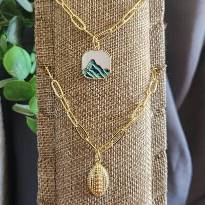The Tyla Bow Charm Necklace-18k Gold main image 1