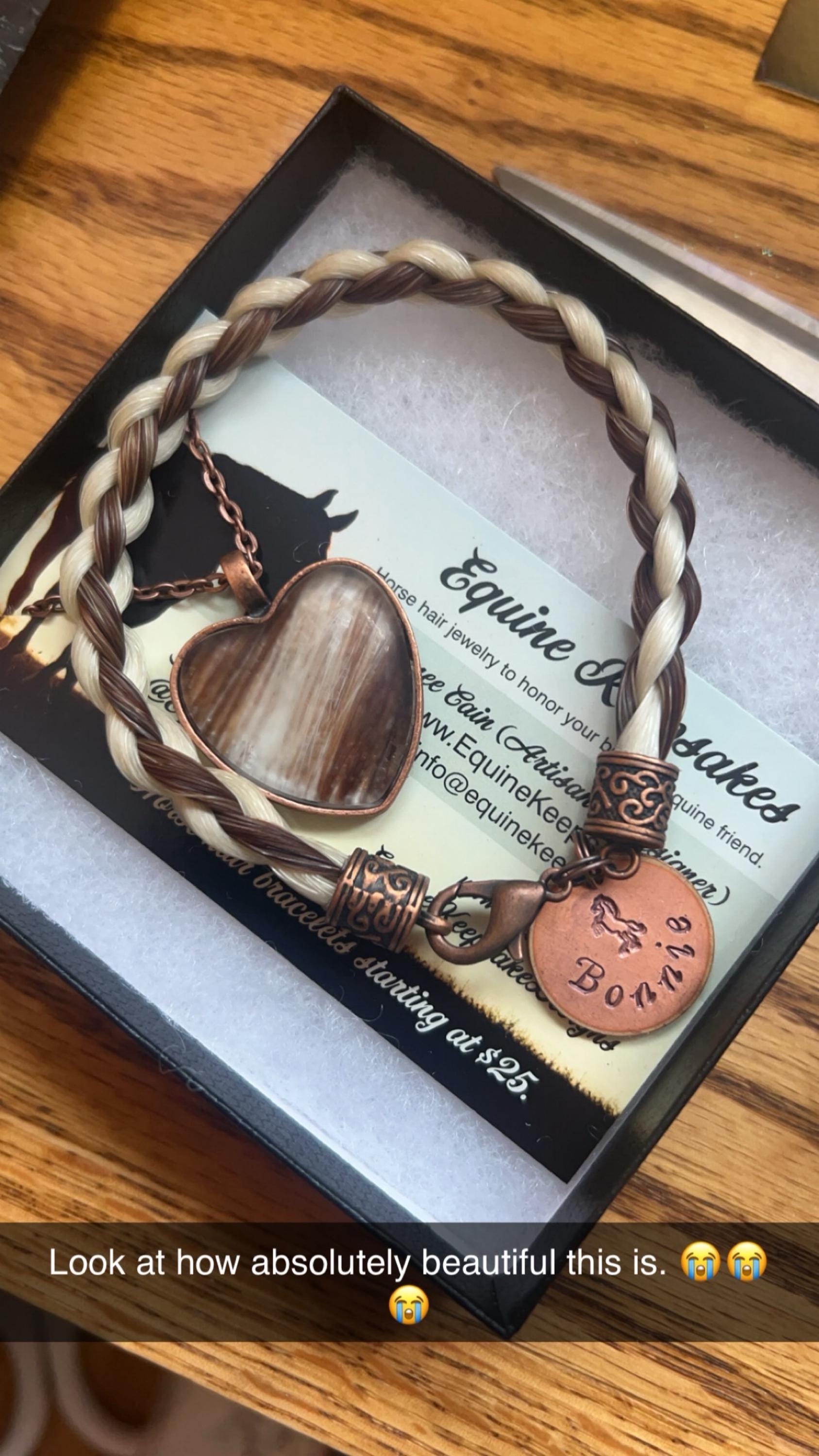 Individuelles Geschenkset aus Armband und Halskette aus Pferdehaar, geflochten von Equine Keepsakes