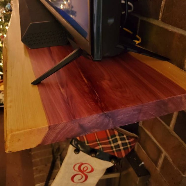 5 Ft Live Edge Cedar Slab – Cedar Furniture Lodge