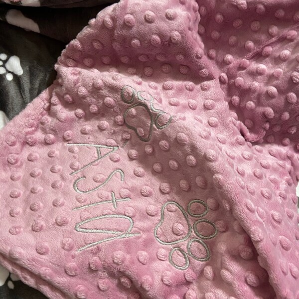 Paw Prints and Puppy Quilted Blanket NCU0DV039
