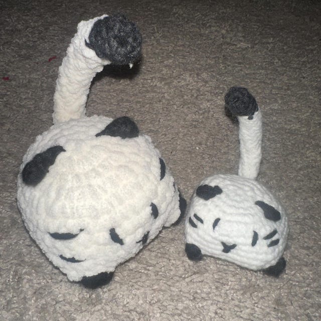 【まあるうページ】白シャム猫さんのあみぐるみ（エジプト座り） まあるうページ】白シャム猫さんのあみぐるみ（エジプト座り） まある