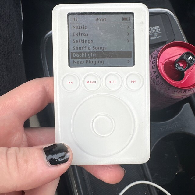 Apple Ipod Video 5th Generation Classic 30GB A1136 W/ New