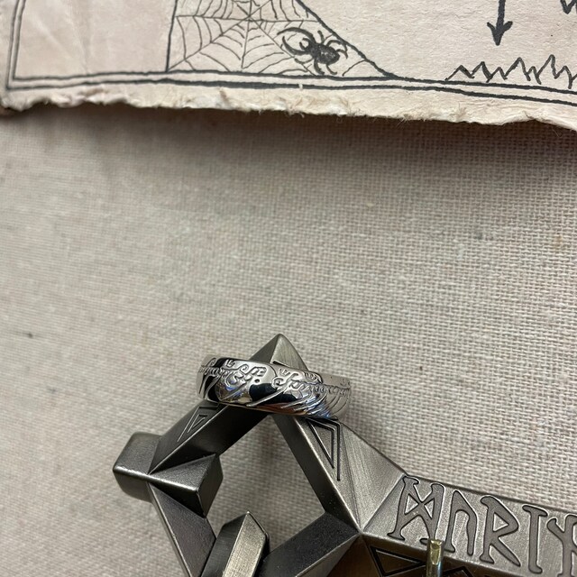 スターリングシルバー製のハンドメイド「The One Ring™ of Power