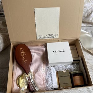 Viktoria added a photo of their purchase