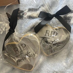 Poppy added a photo of their purchase