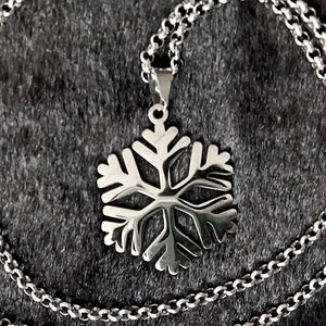 IMINI Minimalist Snowflake Pendant Necklace For Women Mens - Adjustable