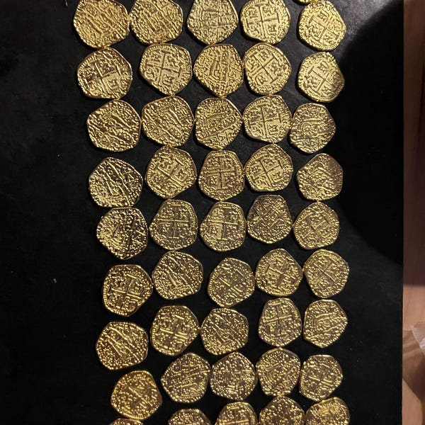 Metal Pirate Coins - 50 Gold Spanish Doubloon Replicas - Fantasy Metal ...