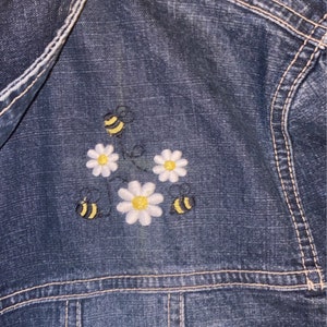 Bumble Bee & Daisy Flowers Machine Embroidery Design, Bees and Daisies ...