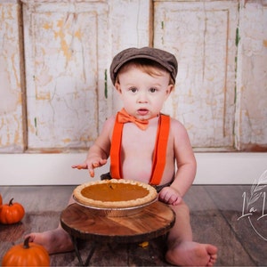 King of the wild things outfit, wild one cake smash outfit, boys party crown, one year boy outfit, black gold boy birthday outfit, boy tie main image 0