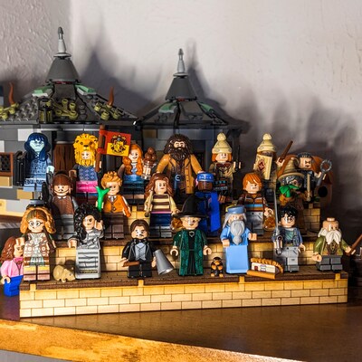 minifigure display stand