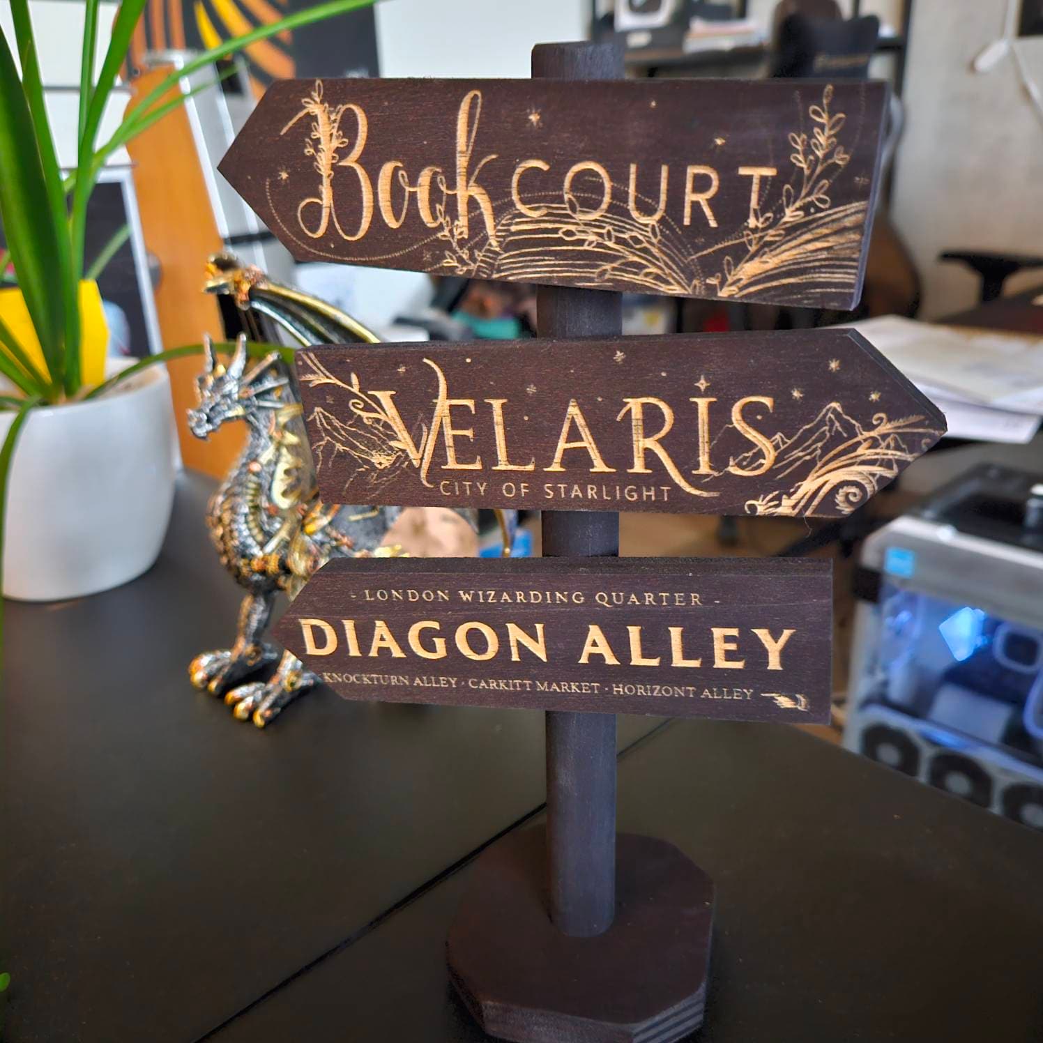 Standing Wooden Signposts, laser engraved, literary places inspired by literature: ACOMAF, Six of Crows, Nevernight...