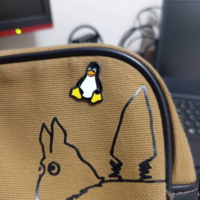 Tux the Linux ペンギンのエナメルピン、かわいい! - Etsy 日本