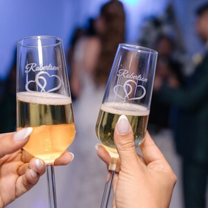 Set Of 2 Rustic Mr & Mrs Champagne Flutes - Engraved Heart Design, Burlap & Lace - Wedding Toasting Glasses