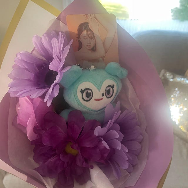 TWICE lovelyz Plush Flower bouquet KPOP - Etsy 日本