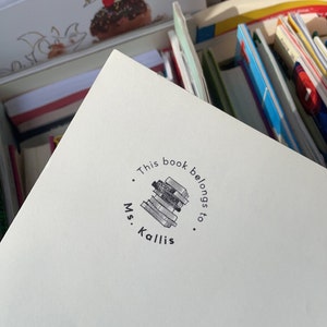Printtoo Personalizado Negro Auto Entintado Este Libro Pertenece A Favor De Sello Personalizado Biblioteca Sello De Goma-68 X 30 Mm