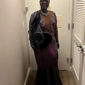 Queen added a photo of their purchase