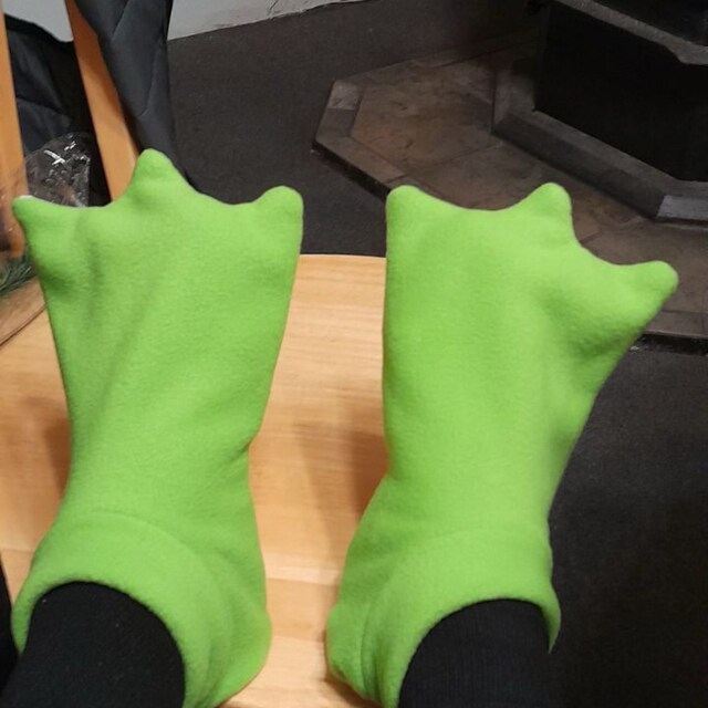 シューズ・サンダルその他 MOLLIOLLI Heel overshoe type eco-fur indoor shoes green chec Adult Size Frog Feet Slippers NOW in LIME GREEN! - Etsy
