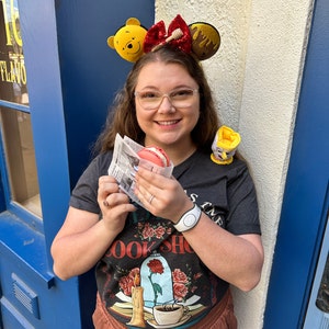 Hollyn added a photo of their purchase