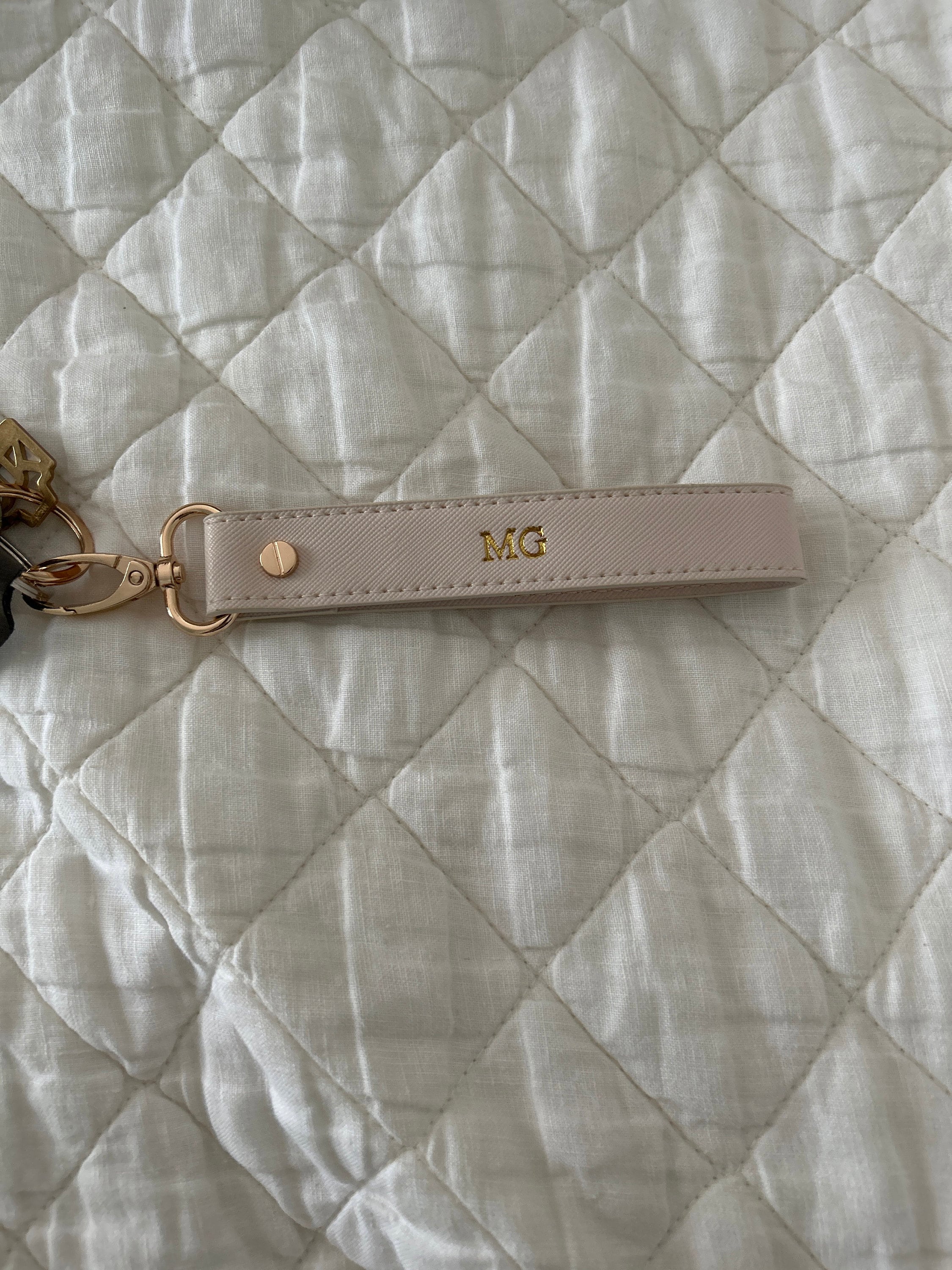 Personalisierter großer Loop-Schlüsselanhänger - Personalisierter Schlüsselring - Armband-Schlüsselanhänger - Taschenanhänger - Autoanhänger - Geschenke für Sie - Gepäckanhänger