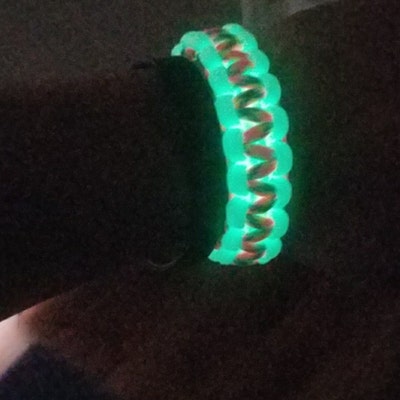 Paracord 550 Fluorescente Paracord 550 Luminoso - Cordino Fluorescente Che Brilla Al Buio, 9 Fili, Resistente Fino A 249 Kg Paracord Glow In Dark - Foto 3