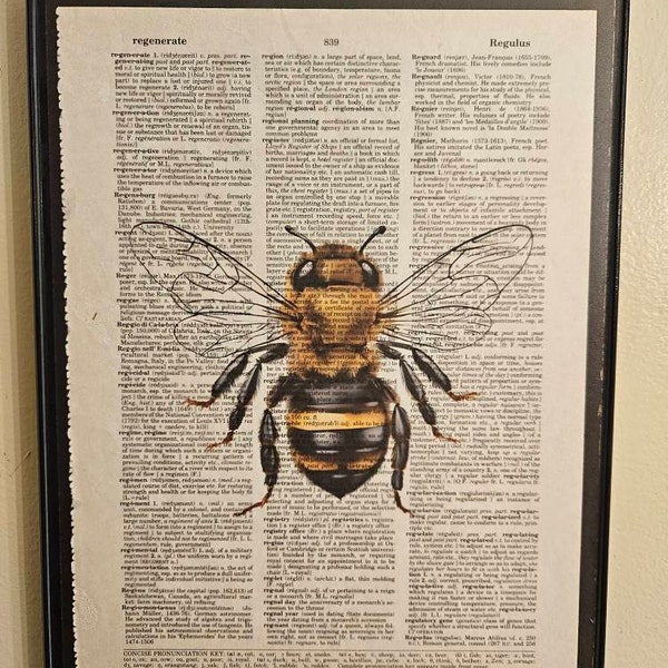 Upcycled Vintage Dictionary Art Bee - Etsy