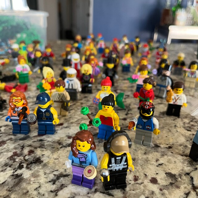 Lego Minifigures 30 Random people Grab Bag All w/ accessories -   Portugal