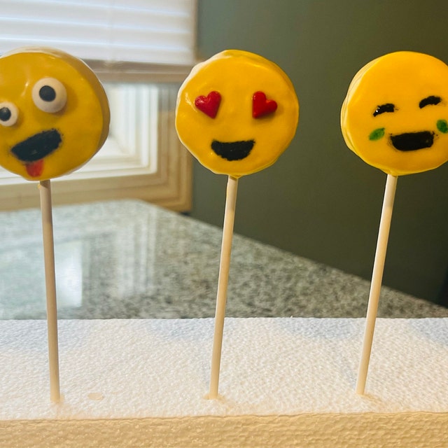 Cake Pop Sticks Smiley Face 25 pieces
